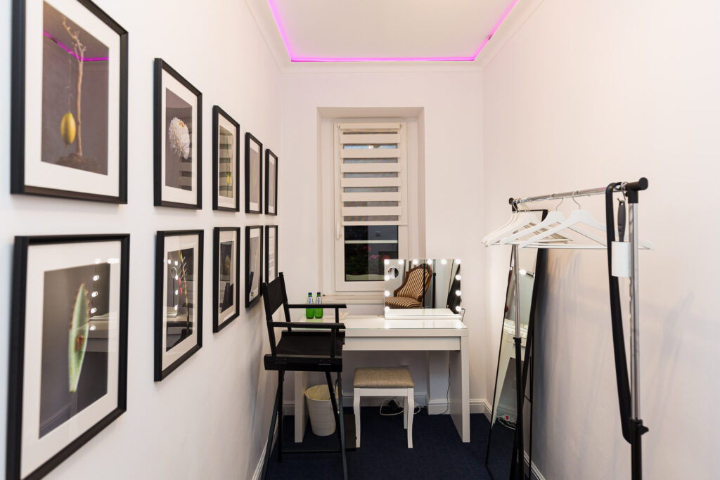 GdyniaCityStudio-garderoba fot. SebastianSzulfer.com-4